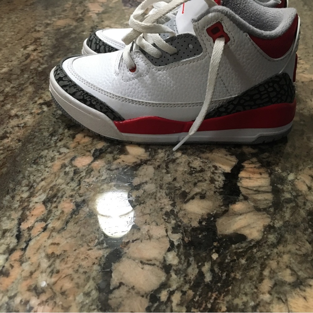 Size 12 kids Jordan’sLike new worn few times.